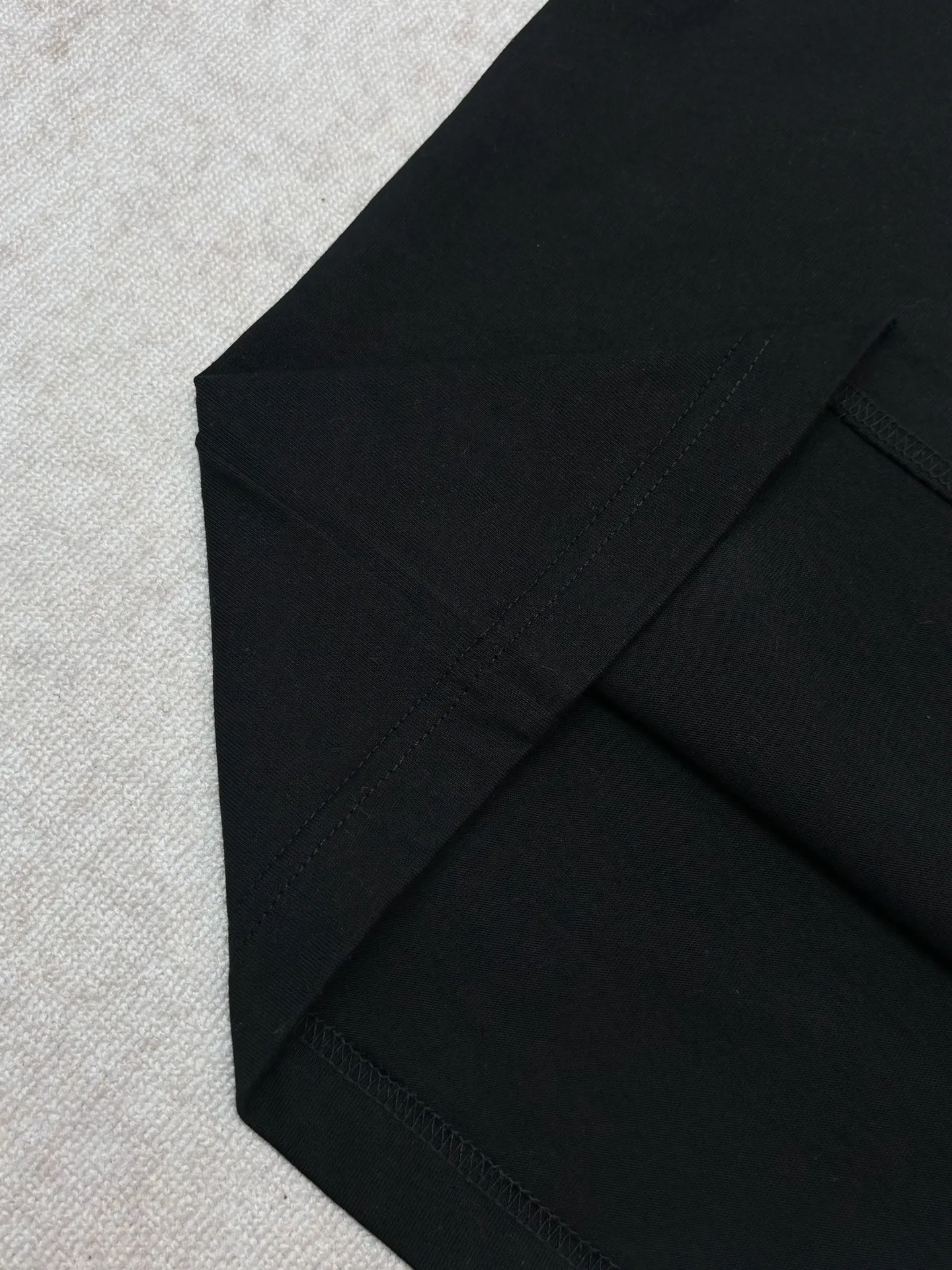 26ss T Same Style Black Sizes：XS. S. M. L